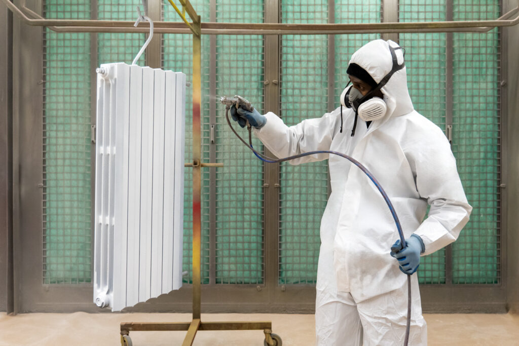 operatore-verniciatura-a-liquido